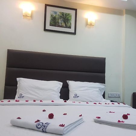 Ample Yard Hotel Chennai Exterior photo
