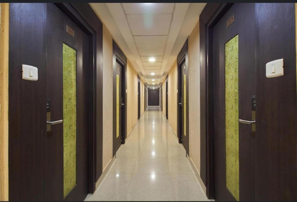Ample Yard Hotel Chennai Exterior photo
