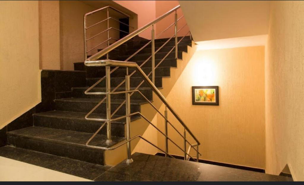 Ample Yard Hotel Chennai Exterior photo